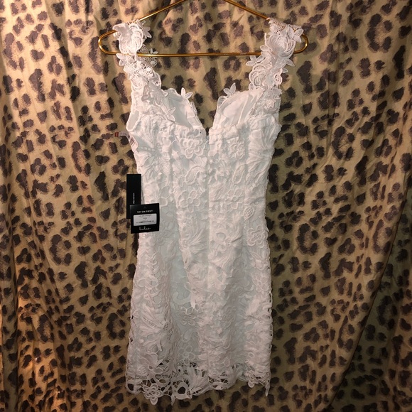 SOLD: Lulu’s uno, dos, lace white dress small NWT - Picture 4 of 4
